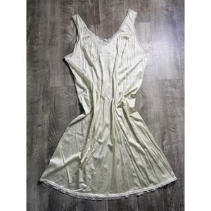 Velrose Vintage Cream Ivory Lace Trim Full Slip Dress Nylon Size 44 3411